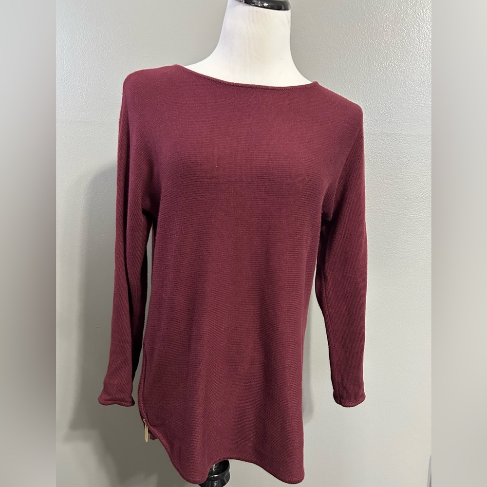 Michael Kors women’s size small, long sleeve knit sweater zippers at bottom side